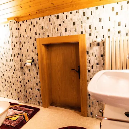 Haus Chaemihitta, Moosfluh Apartman *